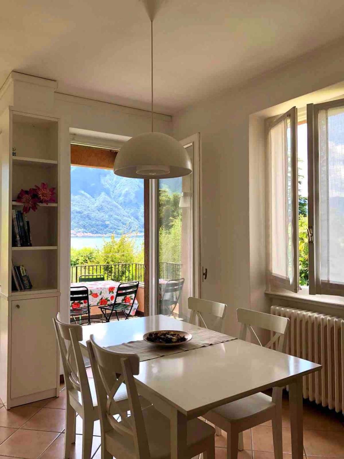 Stunning Renovated Flat On With Parking Apartment