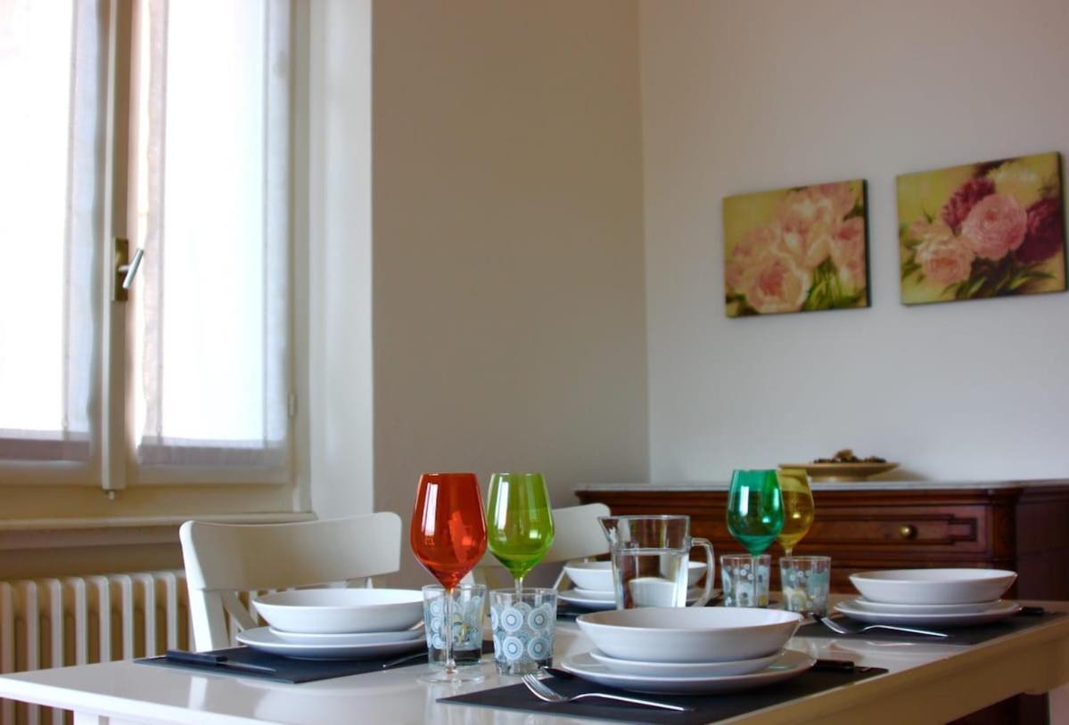 Stunning Renovated Flat On With Parking Apartment *