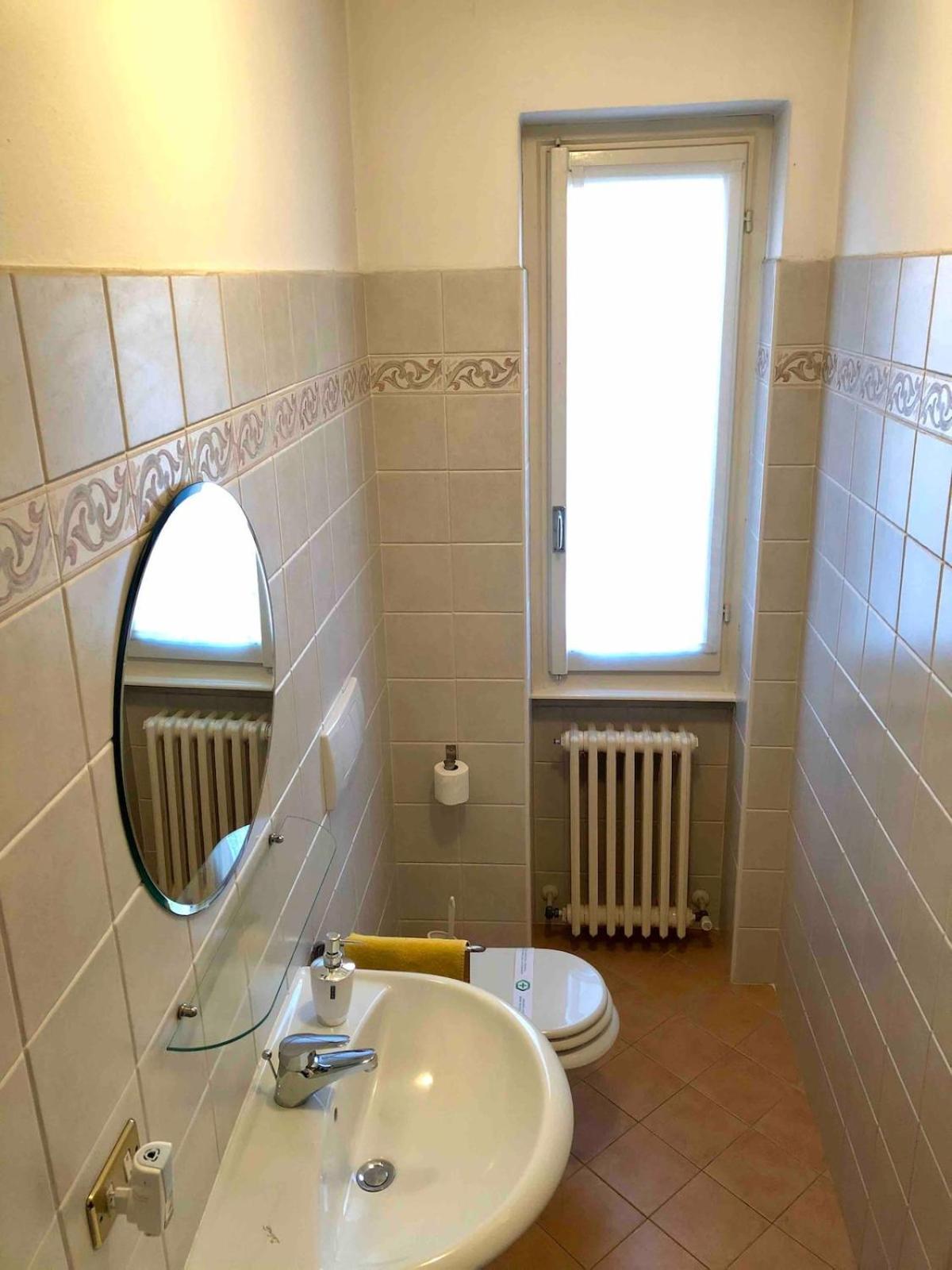 Apartment Stunning Renovated Flat On With Parking *