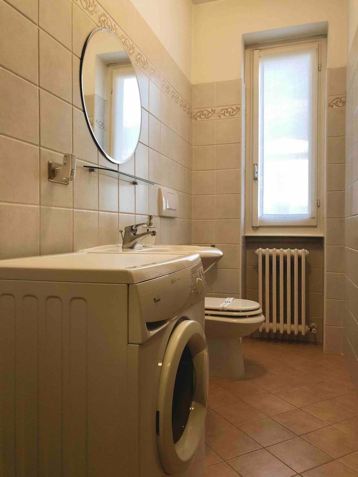 Stunning Renovated Flat On With Parking Apartment *
