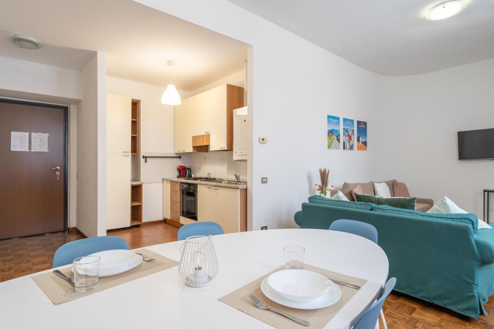 Large Family In A Fresh Area Of Apartment