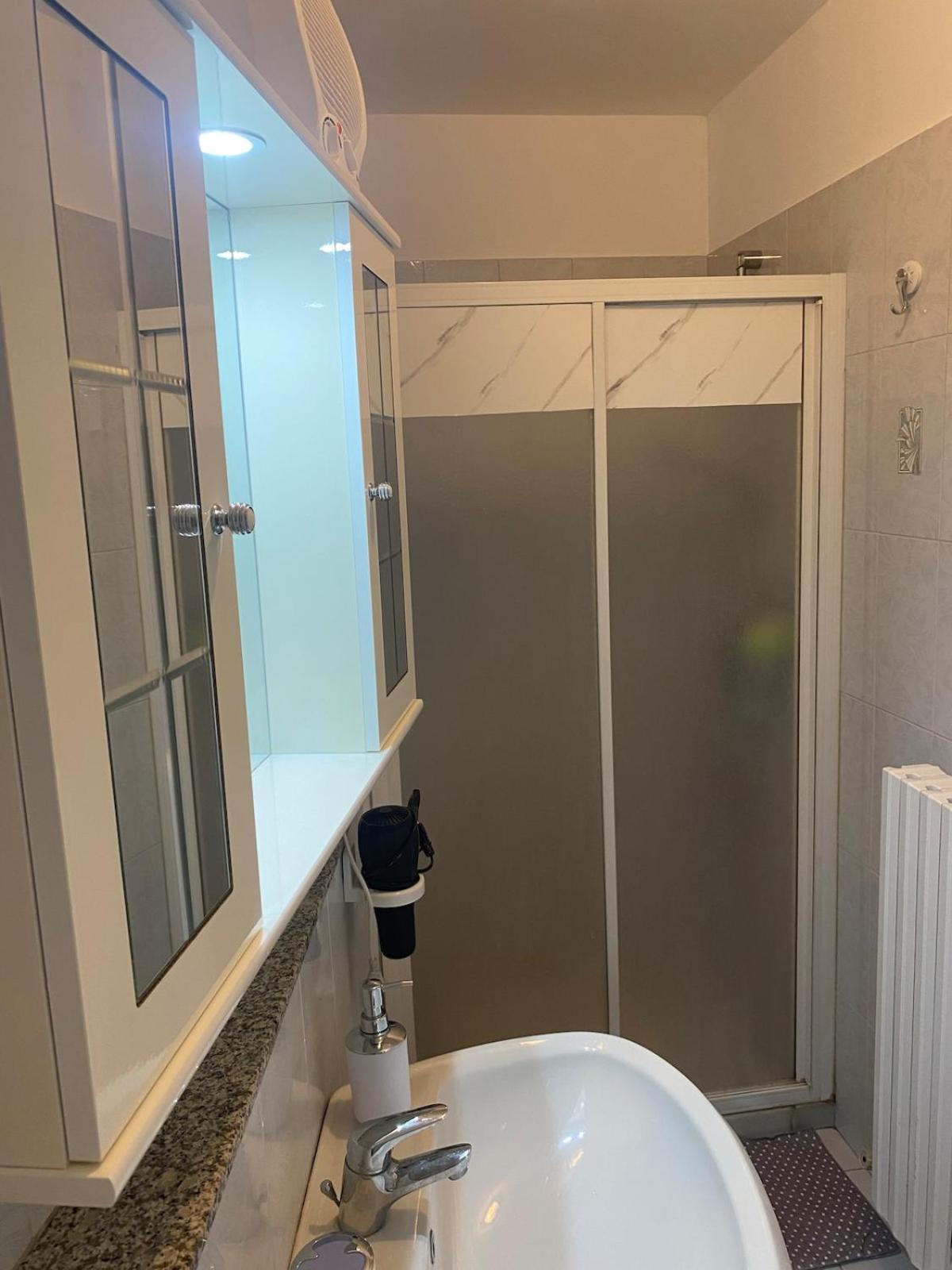 Apartment Ca Lina With Private Parking Space Lecco
