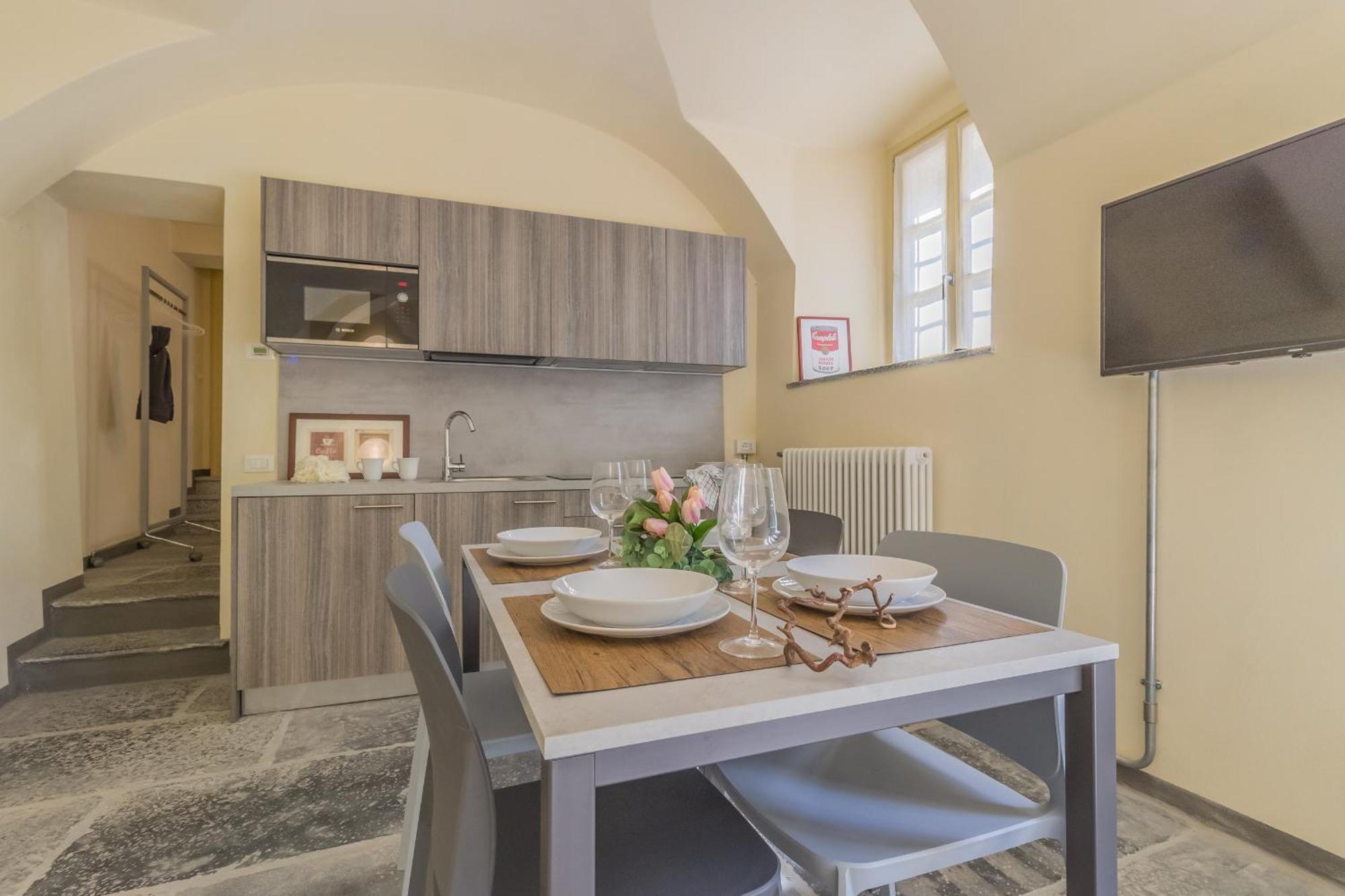 Tiny Duke Apartment Varenna