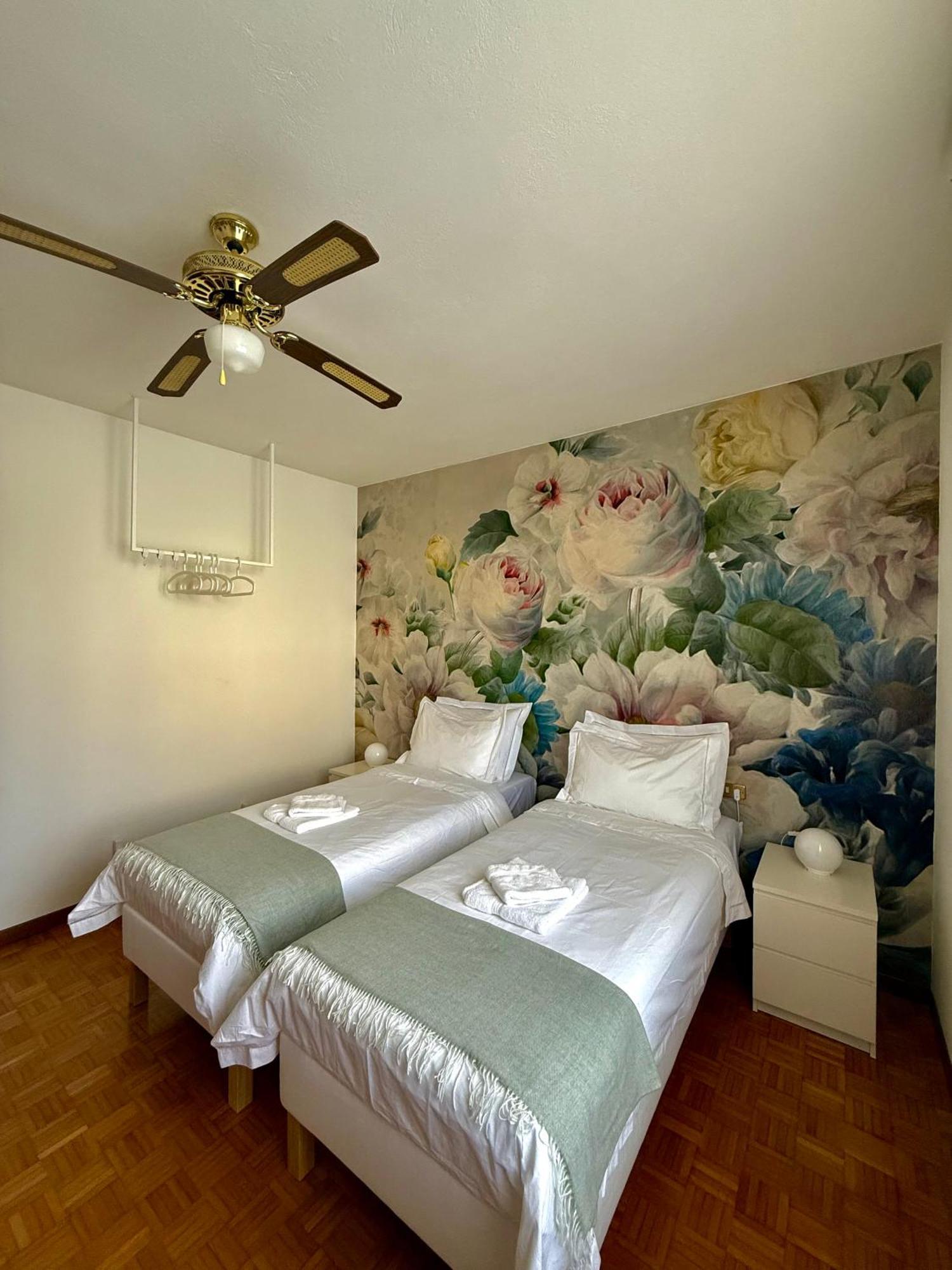 Apartment Stunning Renovated Flat On With Parking *