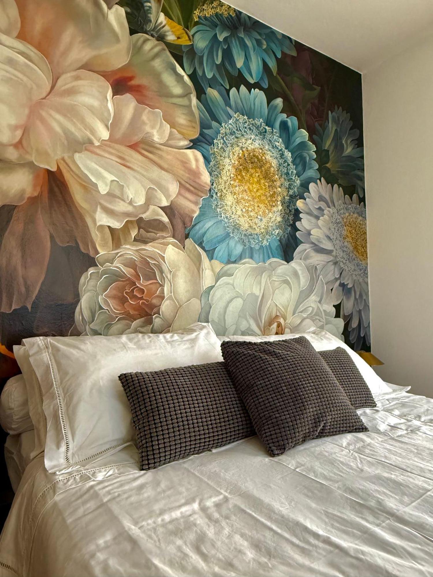 Stunning Renovated Flat On With Parking Apartment