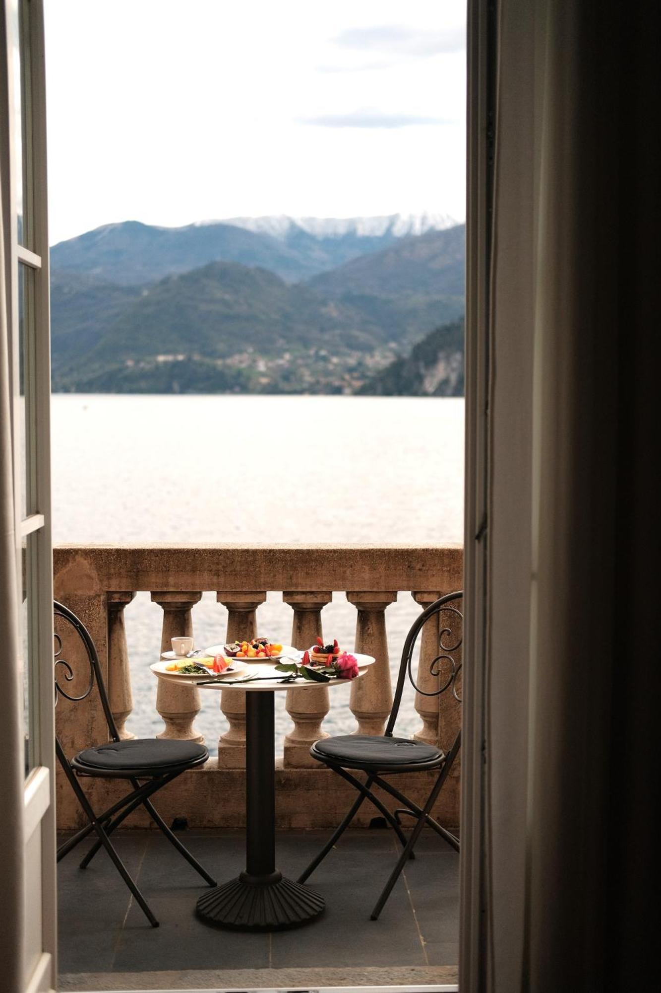 Royal Victoria, By R Collection Varenna