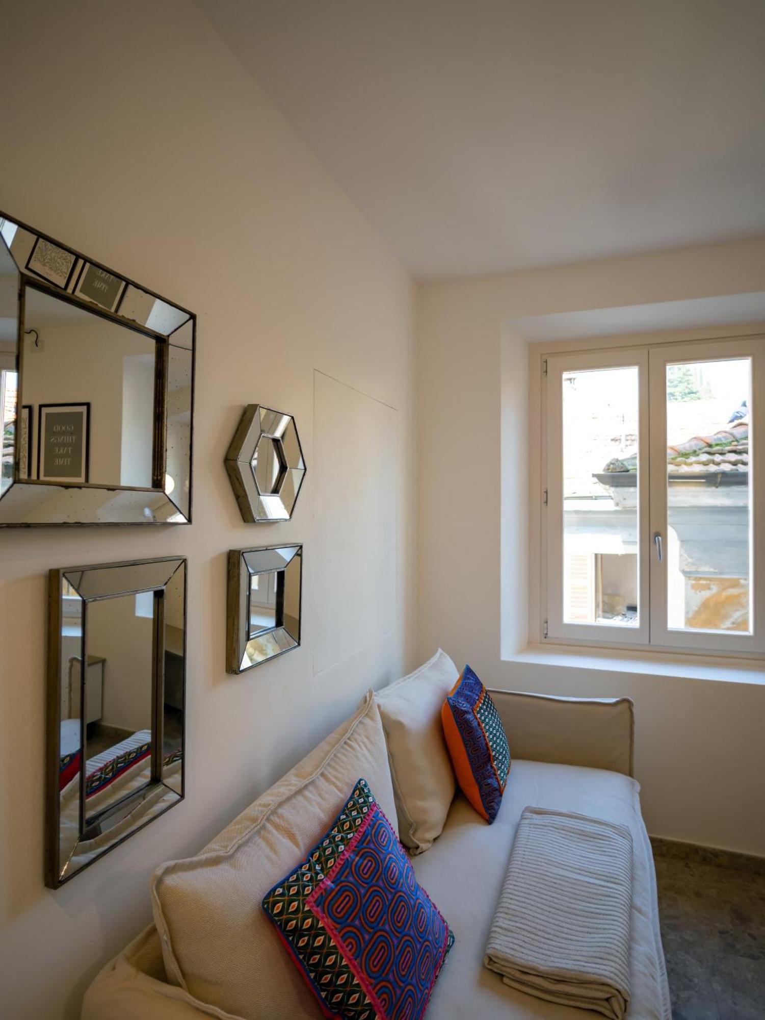 Nicole Apartment