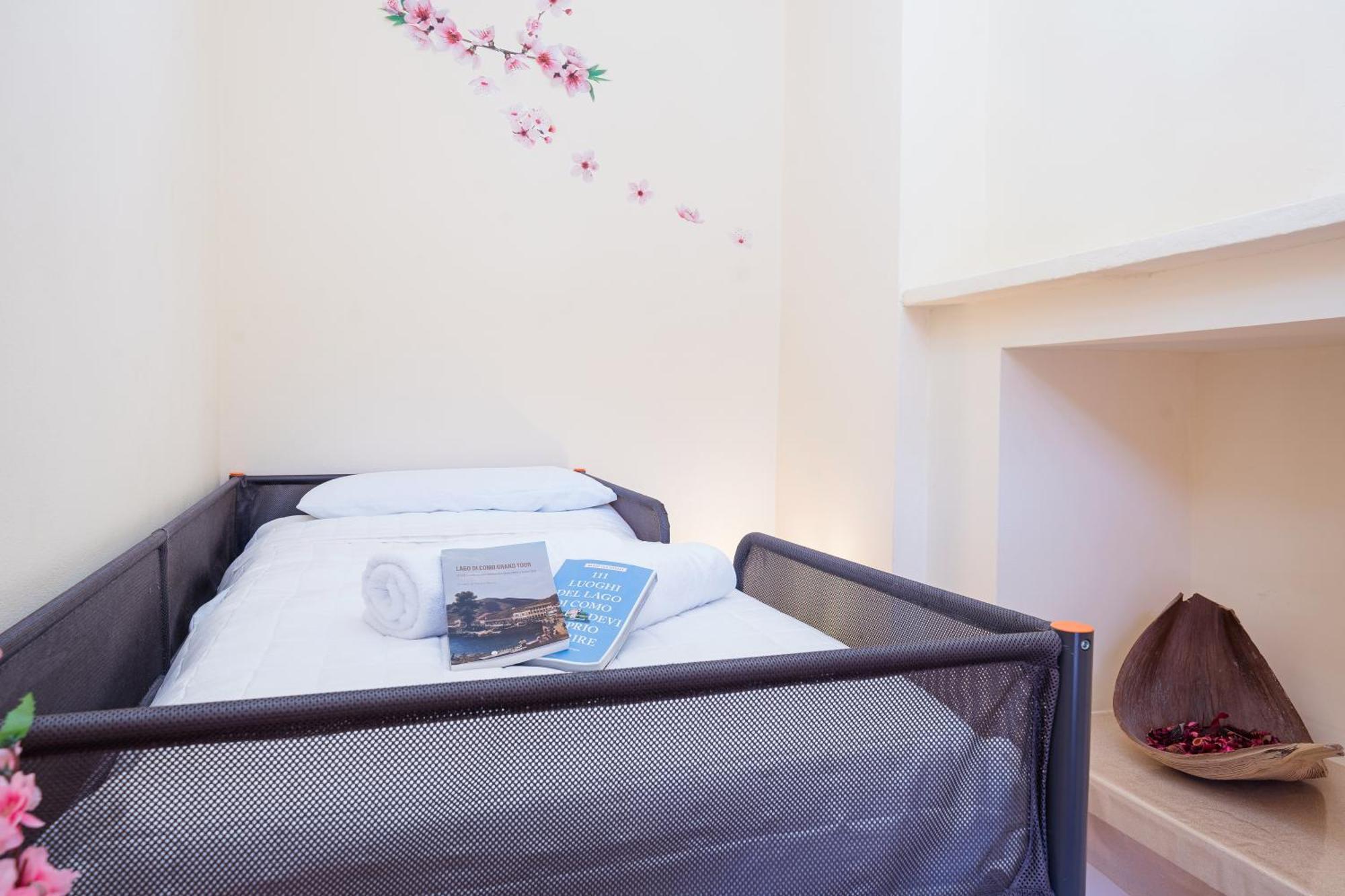B&B La Corte And Home Restaurant - Free Parking - 10 Minutes To The Lake And Centre Bed & Breakfast