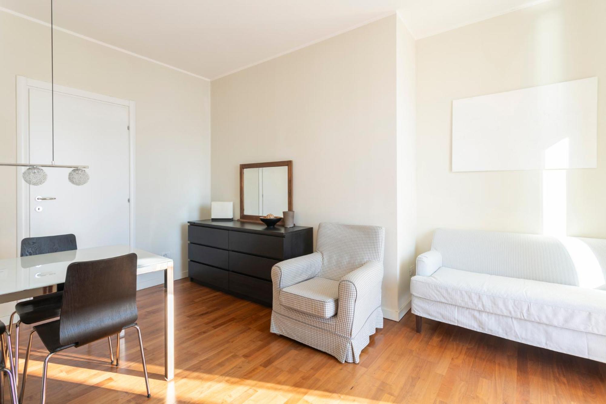 Side Apartment