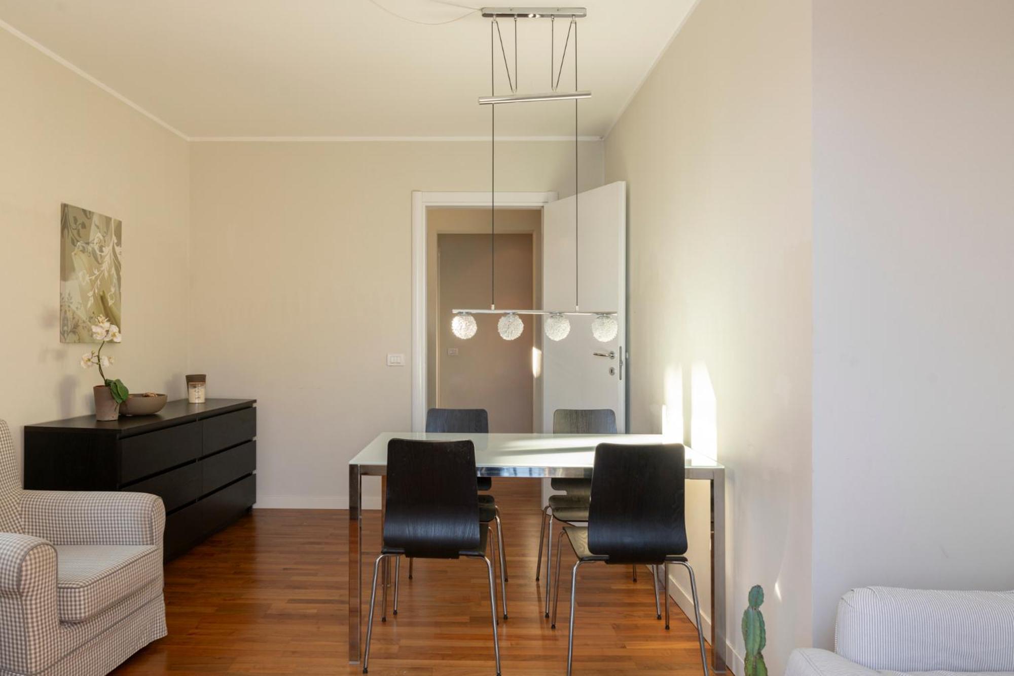 Side Apartment
