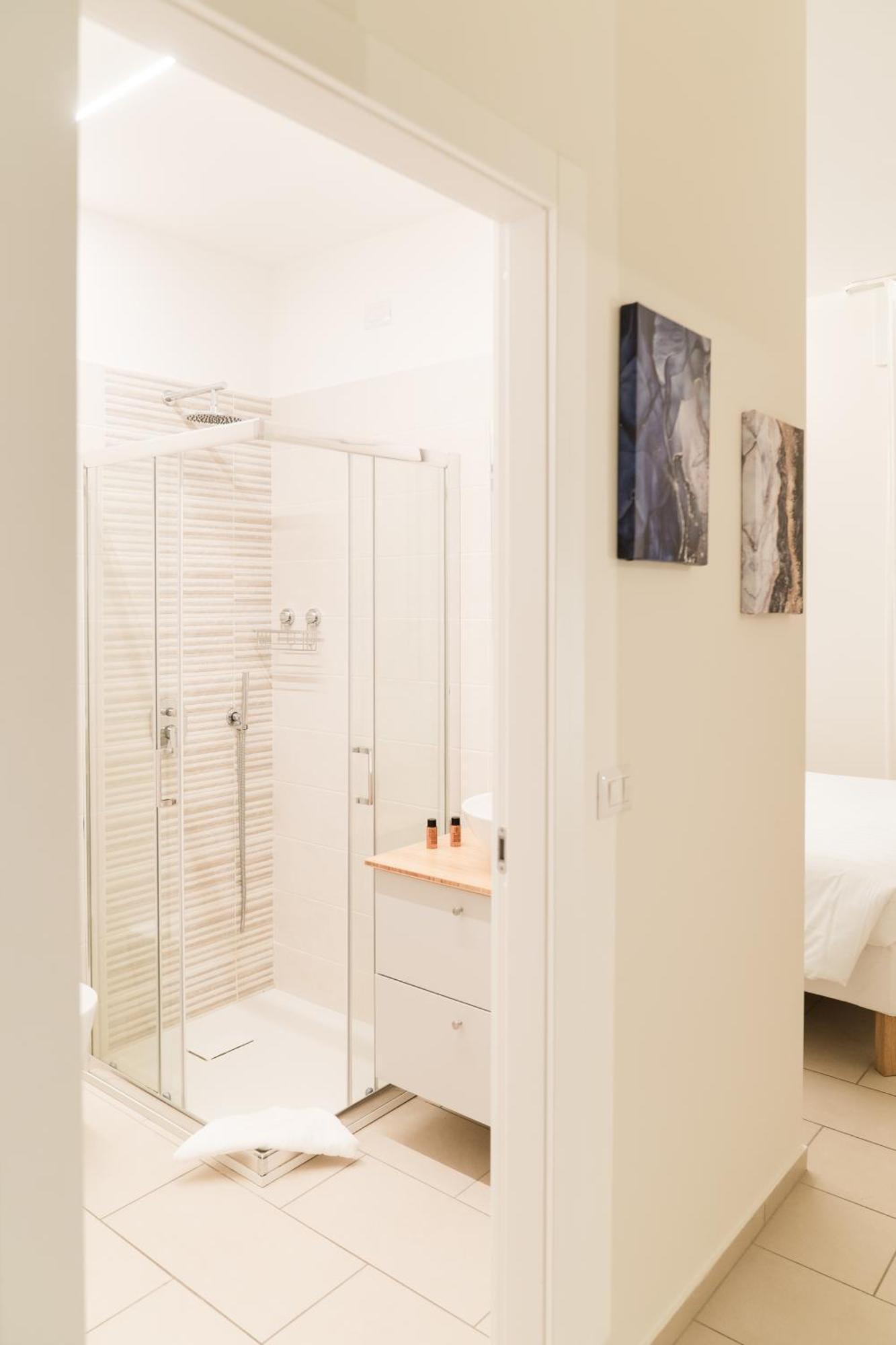 Dieci By Comorooms Apartment *