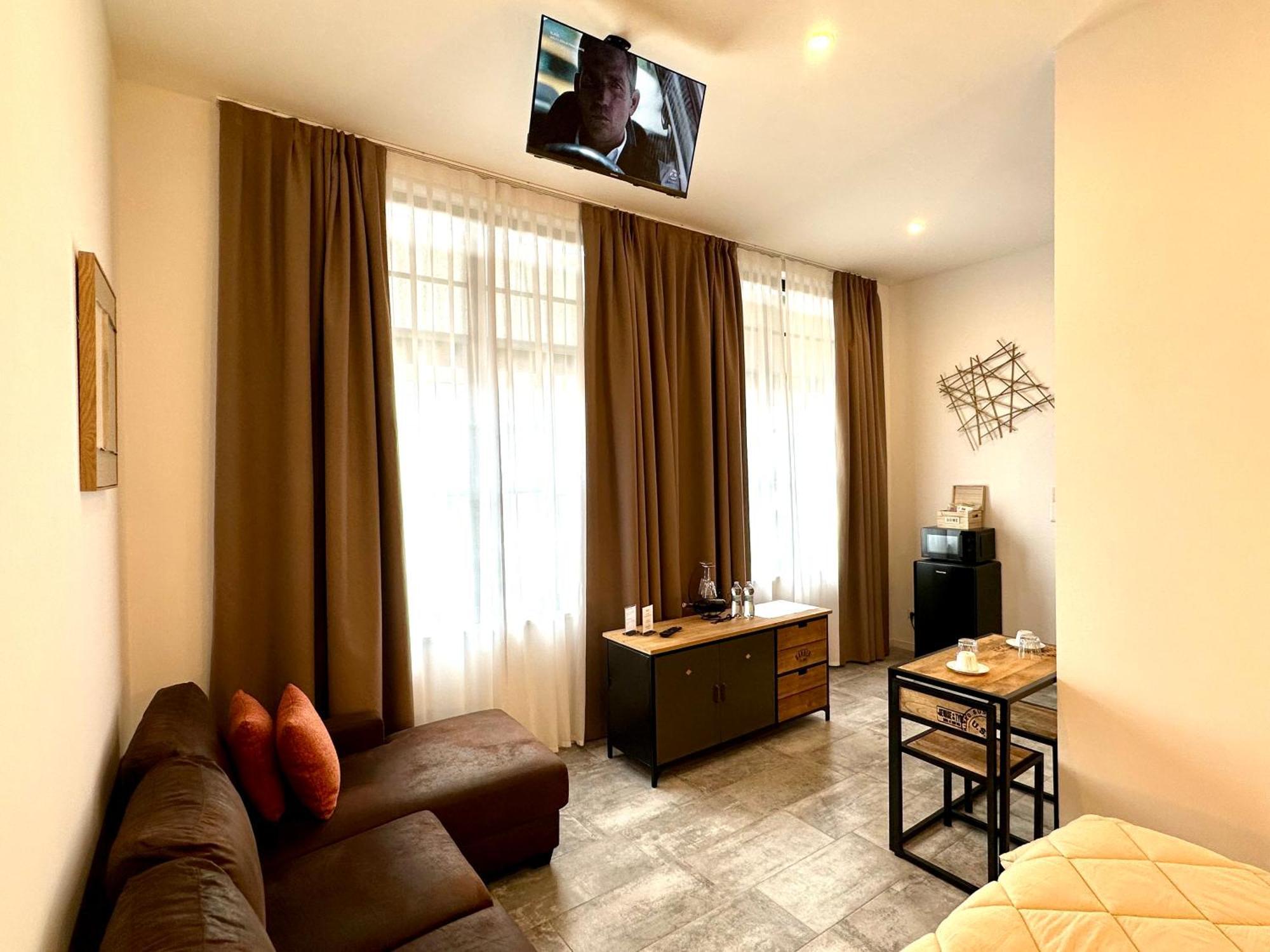 Living Como-rooms&parking Guest house *