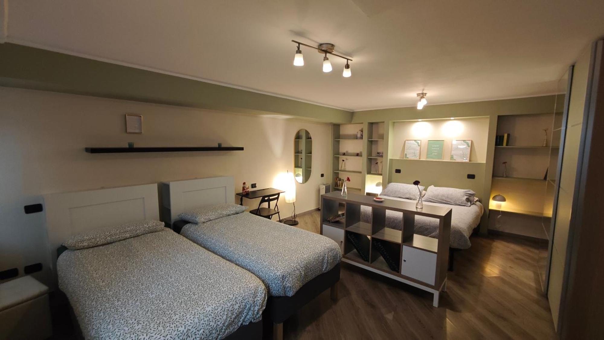Aleph With Private Parking, Next Train Station Apartment