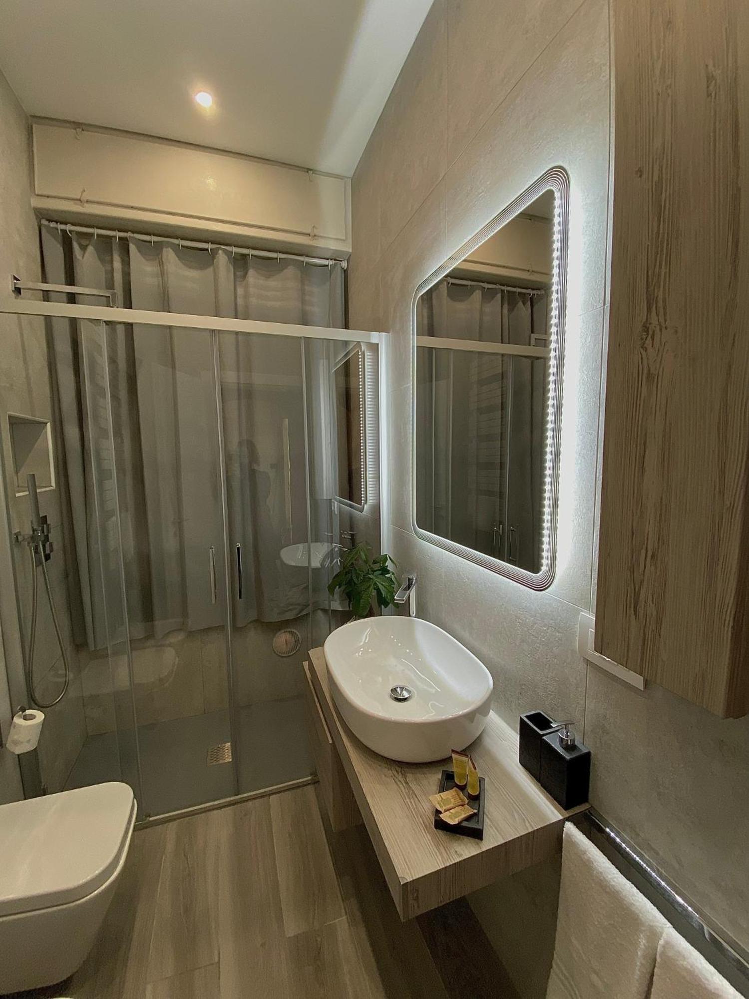 Apartment Casa Sara Parcheggio Interno Privato Cernobbio