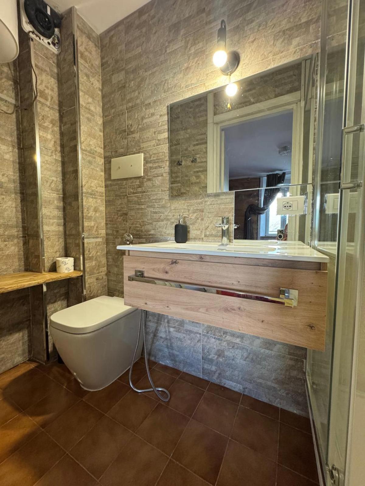 - The V Collection Apartment *