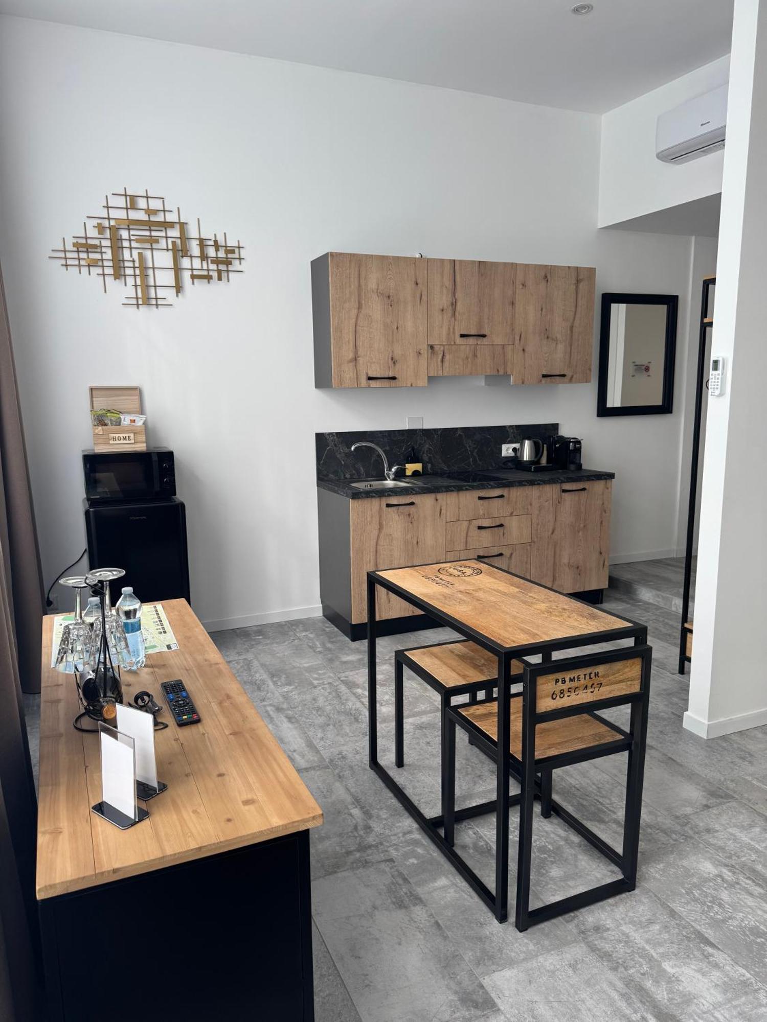 Guest house Living Como-rooms&parking