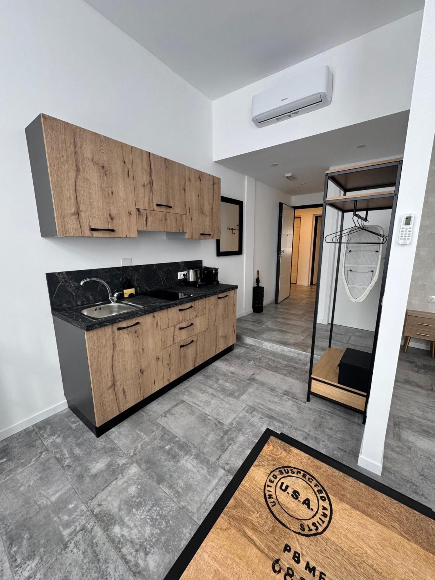 Guest house Living Como-rooms&parking
