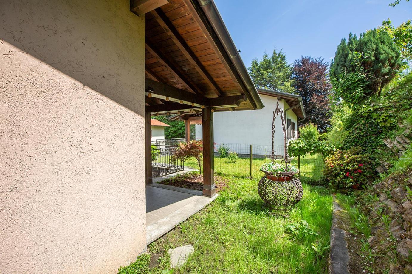 L'acero Rosso - Giardino Privato E Box Auto Menaggio