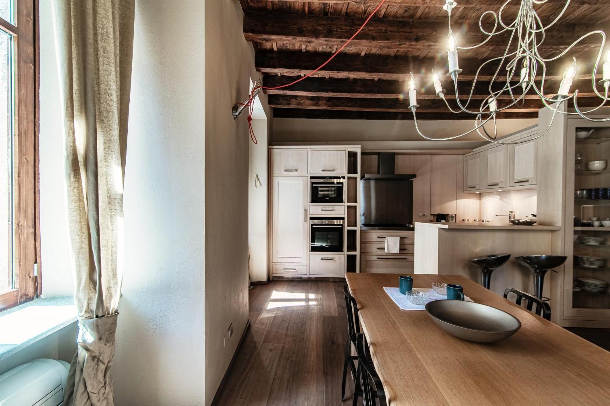 First & Urban Oasis - By Myhomeincomo Como