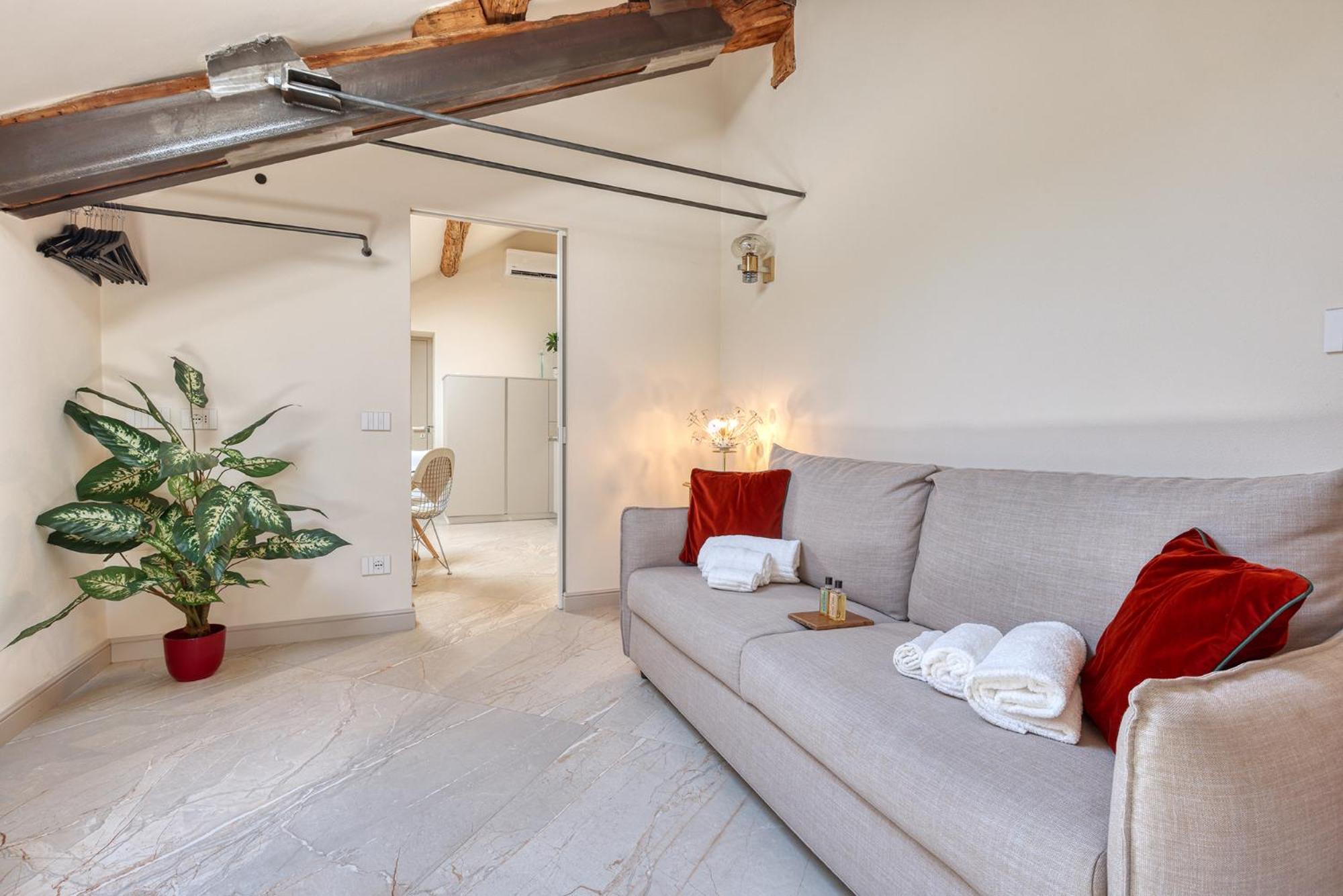 Skyview Apartment