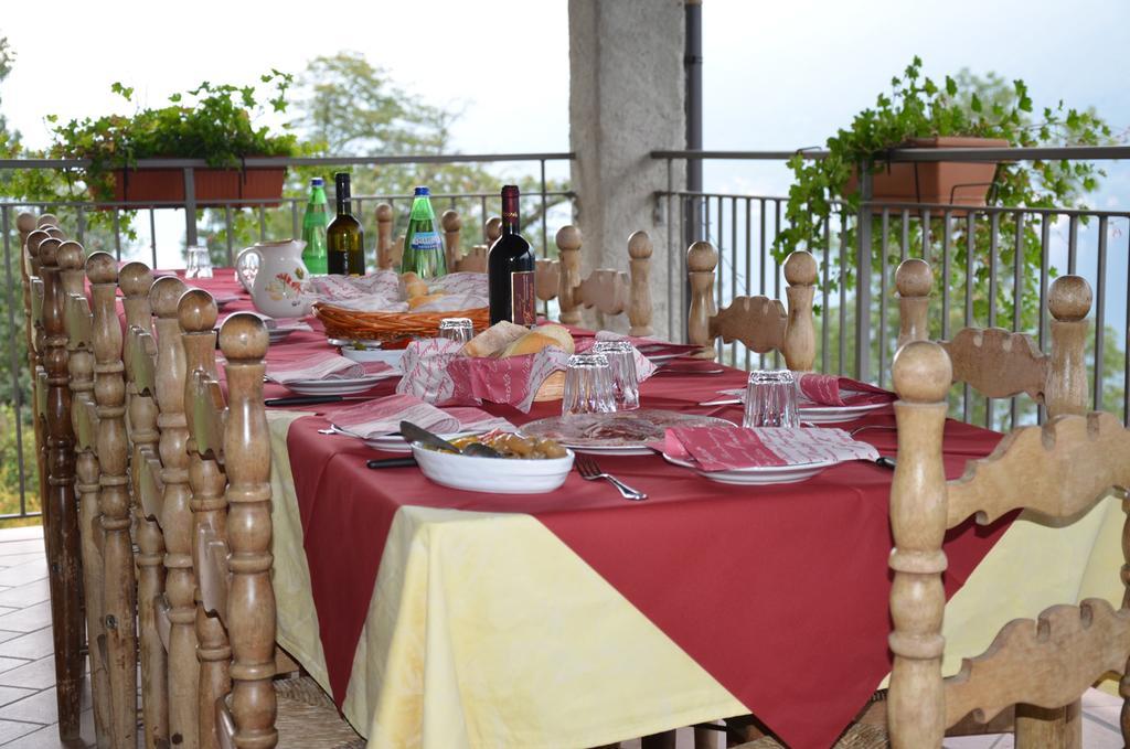 Tra E Montagna La Morena Farm stay *