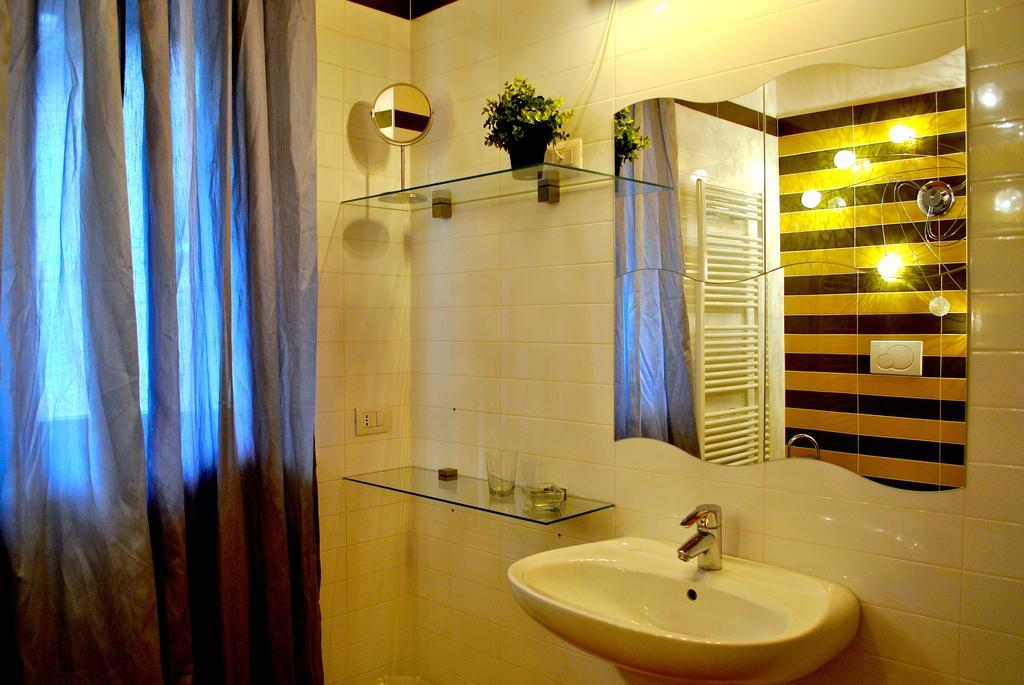 Silver Lake Apartment *