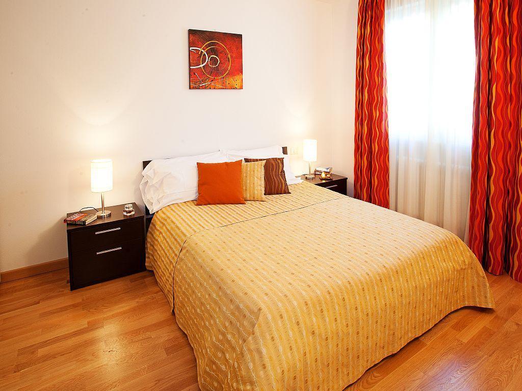 Residence-11 To Choose From In An Exclusive By Italian Apartment *