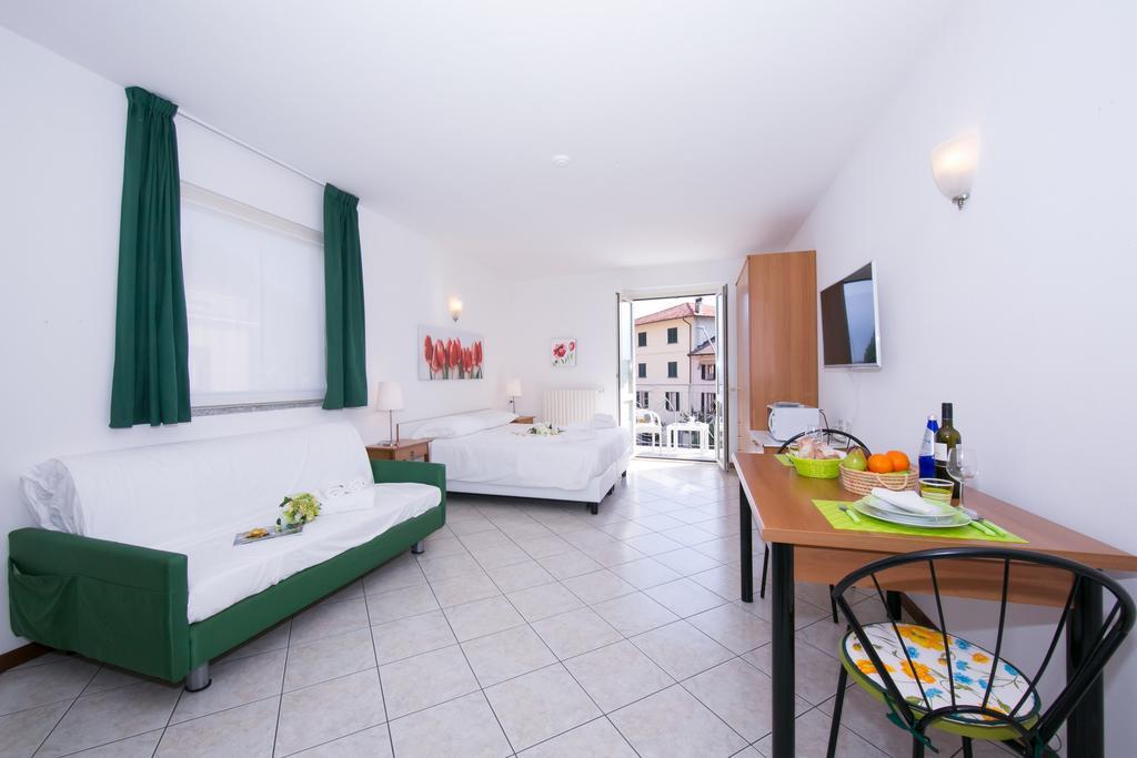 Riva Del Lario Apartment