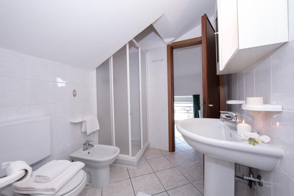 Riva Del Lario Apartment Gravedona
