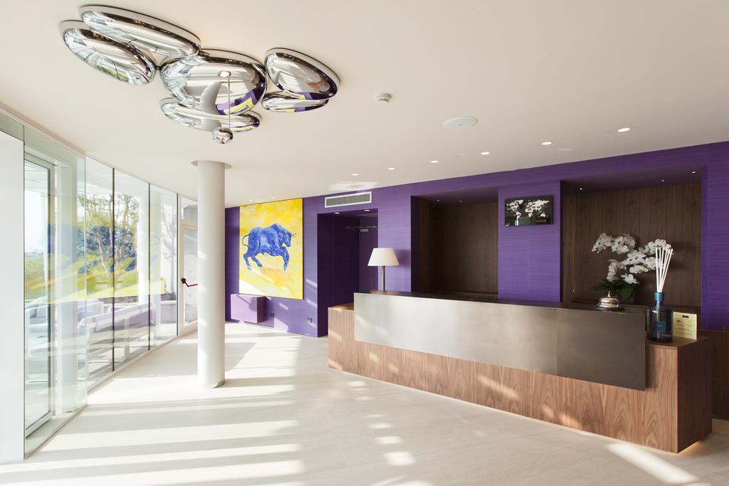 & Co Hotel