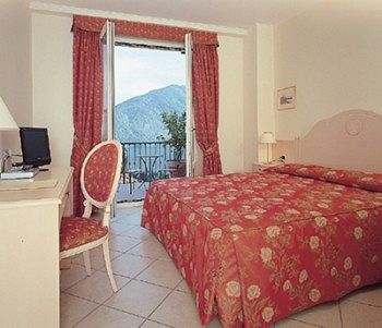 Hotel La Perla 3*