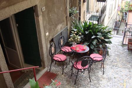 Anna & Caterina House Apartment Varenna