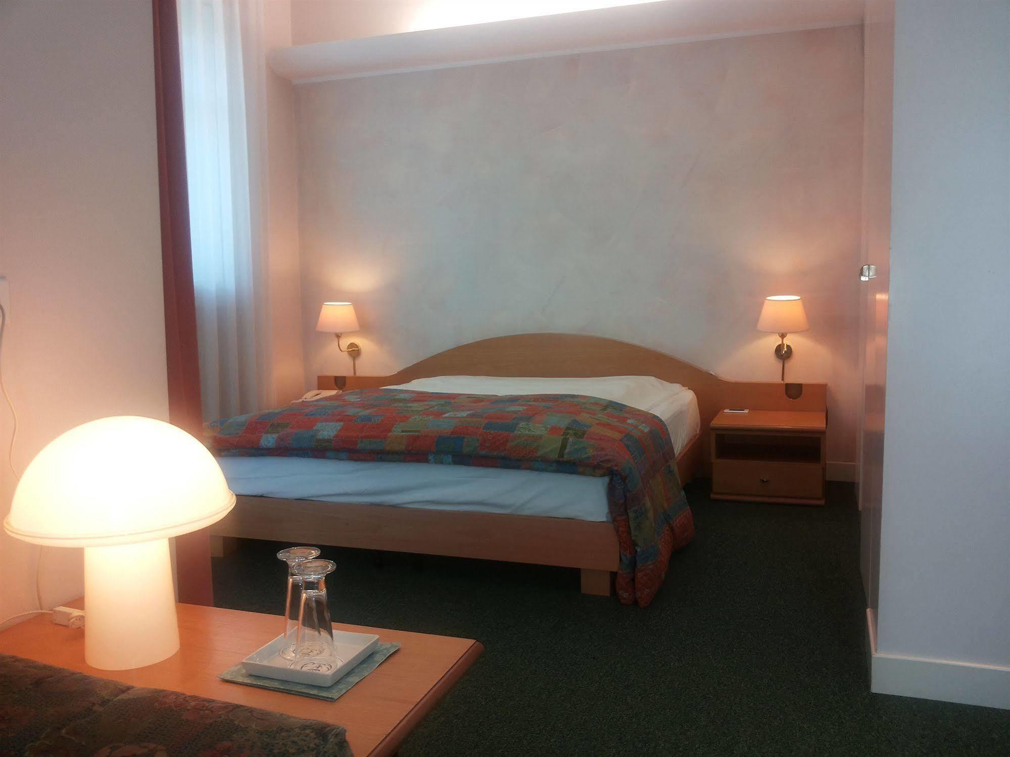 La Hotel