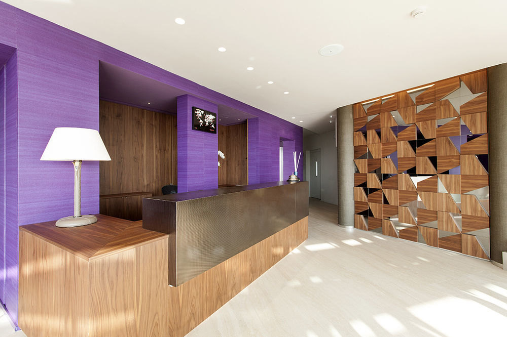 Hotel & Co