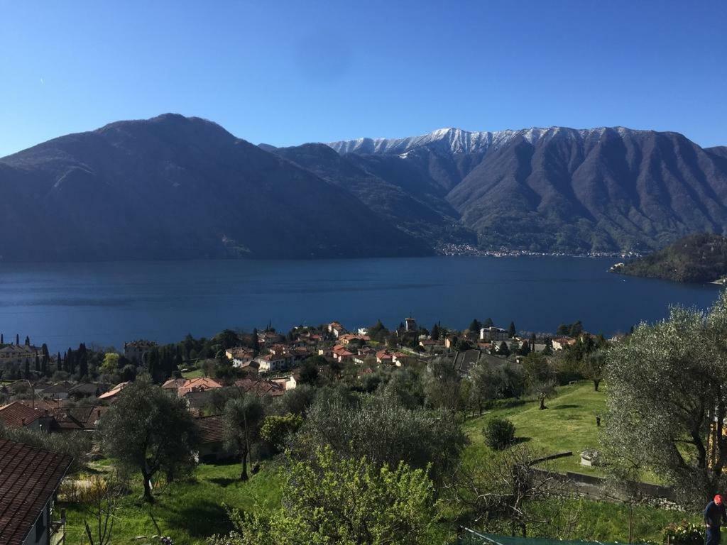 Stunning Lake View G.brentano Holiday home