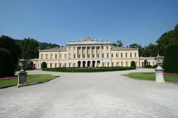 Palace Como