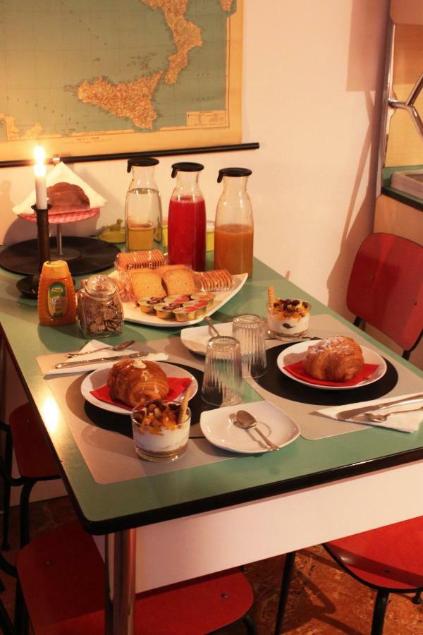 Le Dame Della Cortesella Bed & Breakfast Como