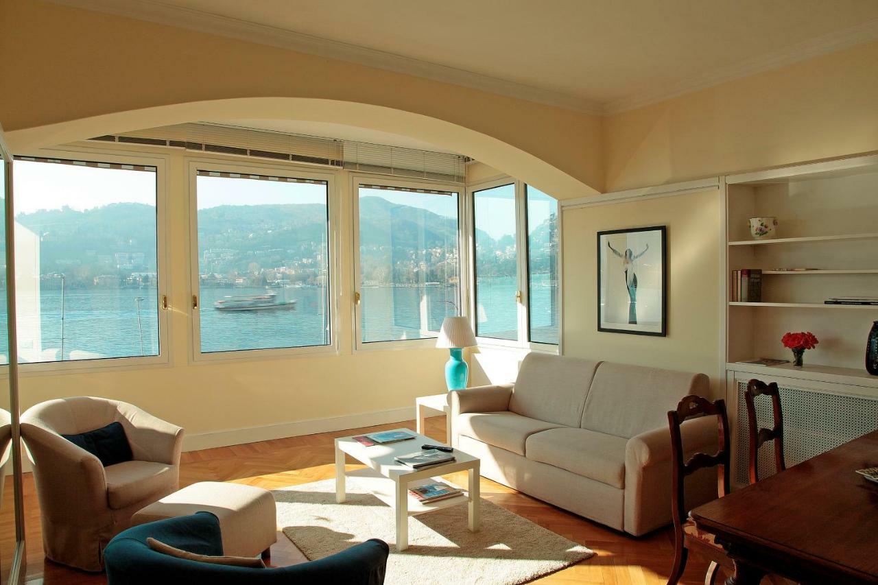View 9 * Como