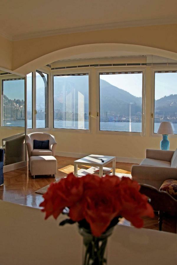 View 9 *