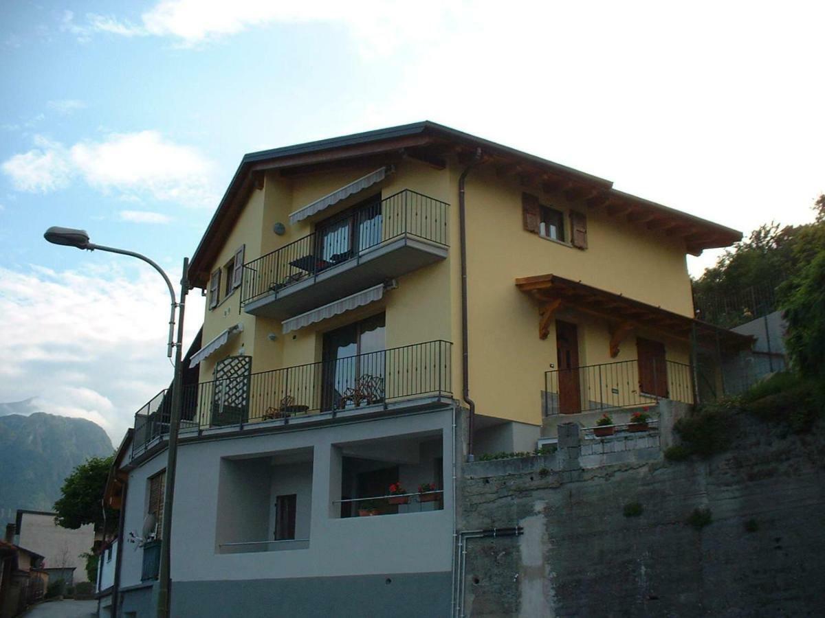 Robertalagocomo Apartment *