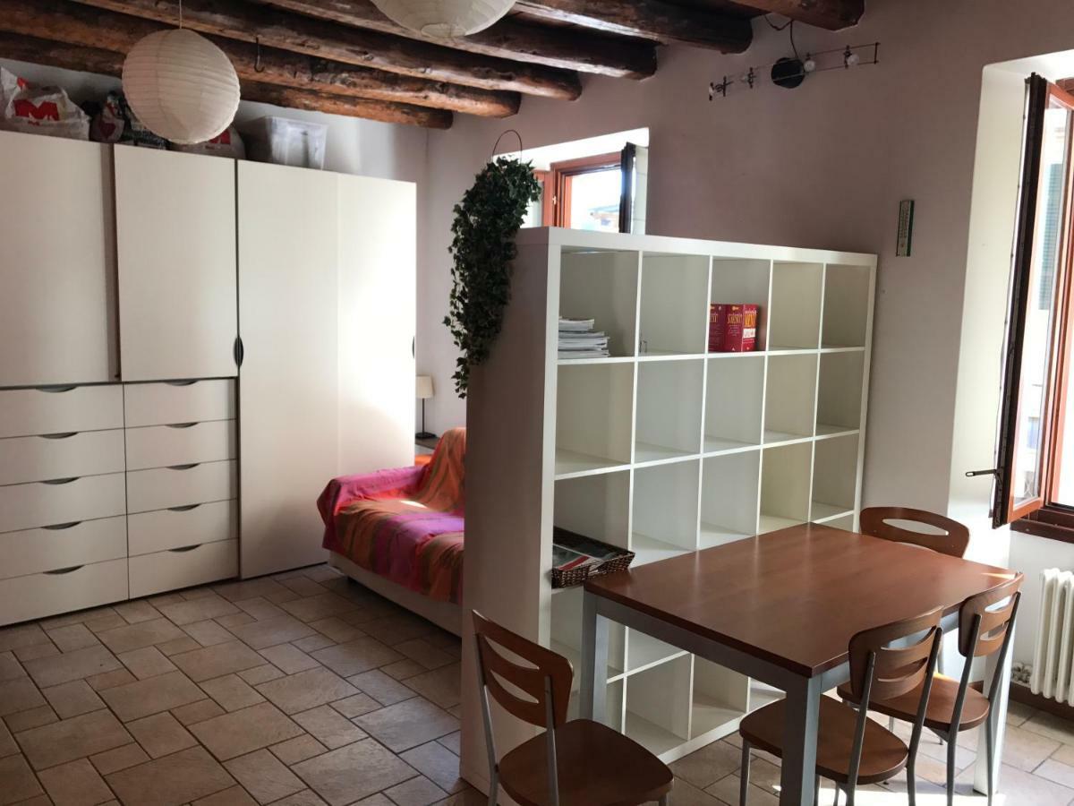 Bed On The Monolocale Vista Apartment Como