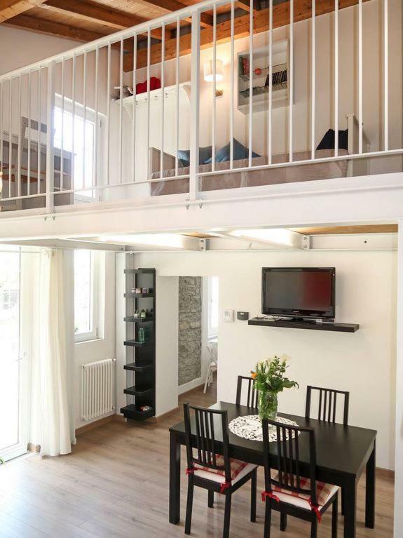 Apartment Tata's *