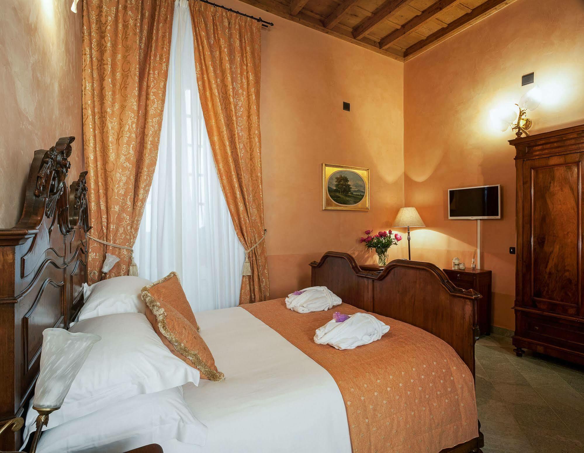 Palazzo Del Vicere *