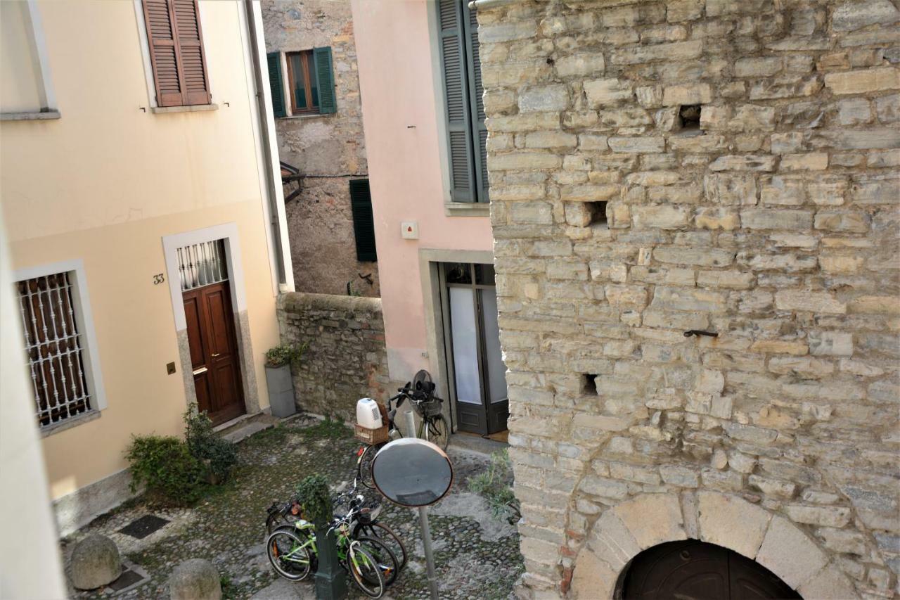 La Casa Di Tito - *