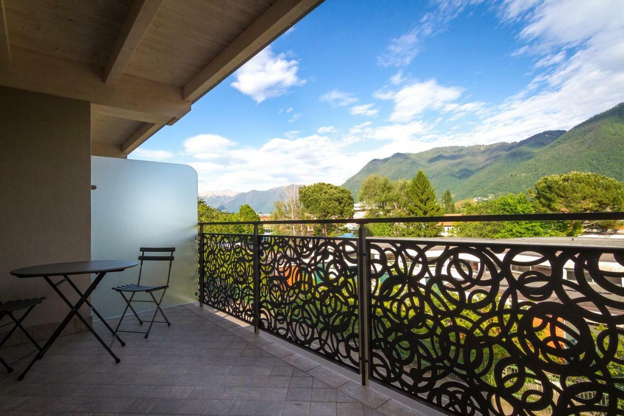 Lake Home Holiday * Como