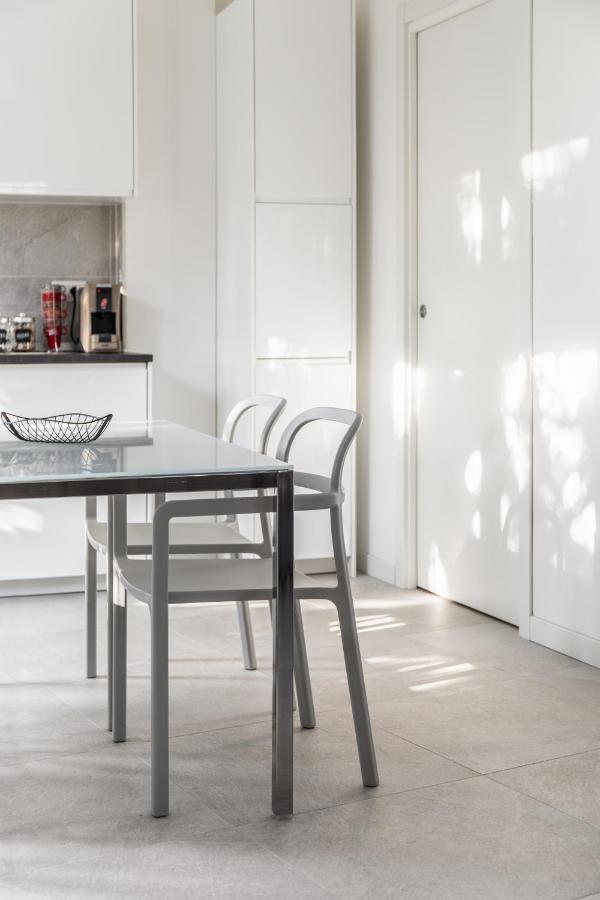 Carlotta's By Holiday Solutions Apartment Albese Con Cassano