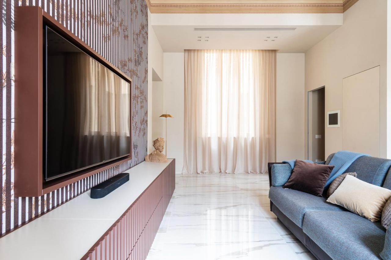 Palazzo Visconti - By Myhomeincomo Como