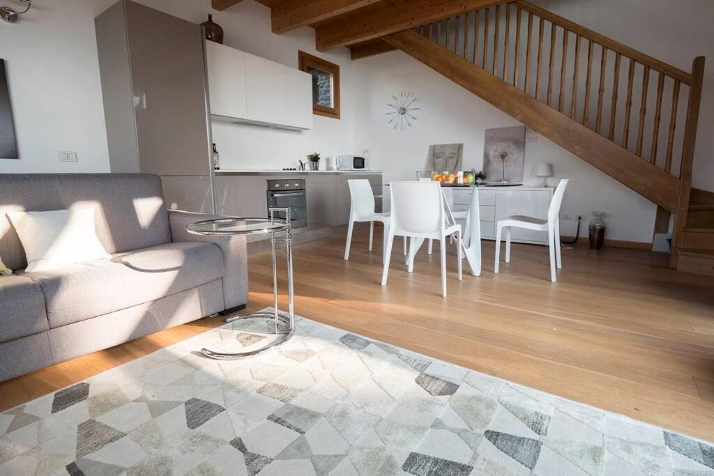 Magic View With Beautiful Pool Area Bellano