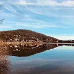 Como, accogliente mansarda nel verde Le Balze