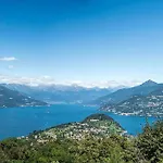 Cottage Of Bellagio\'S Woods
